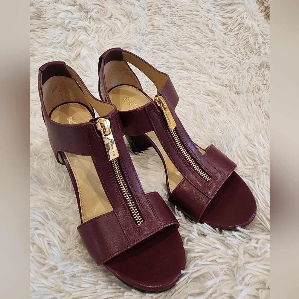 Michael Kors NWOB Berkley T-Strap Platform Dress Sandals. Wine/burgundy - Picture 2 of 9